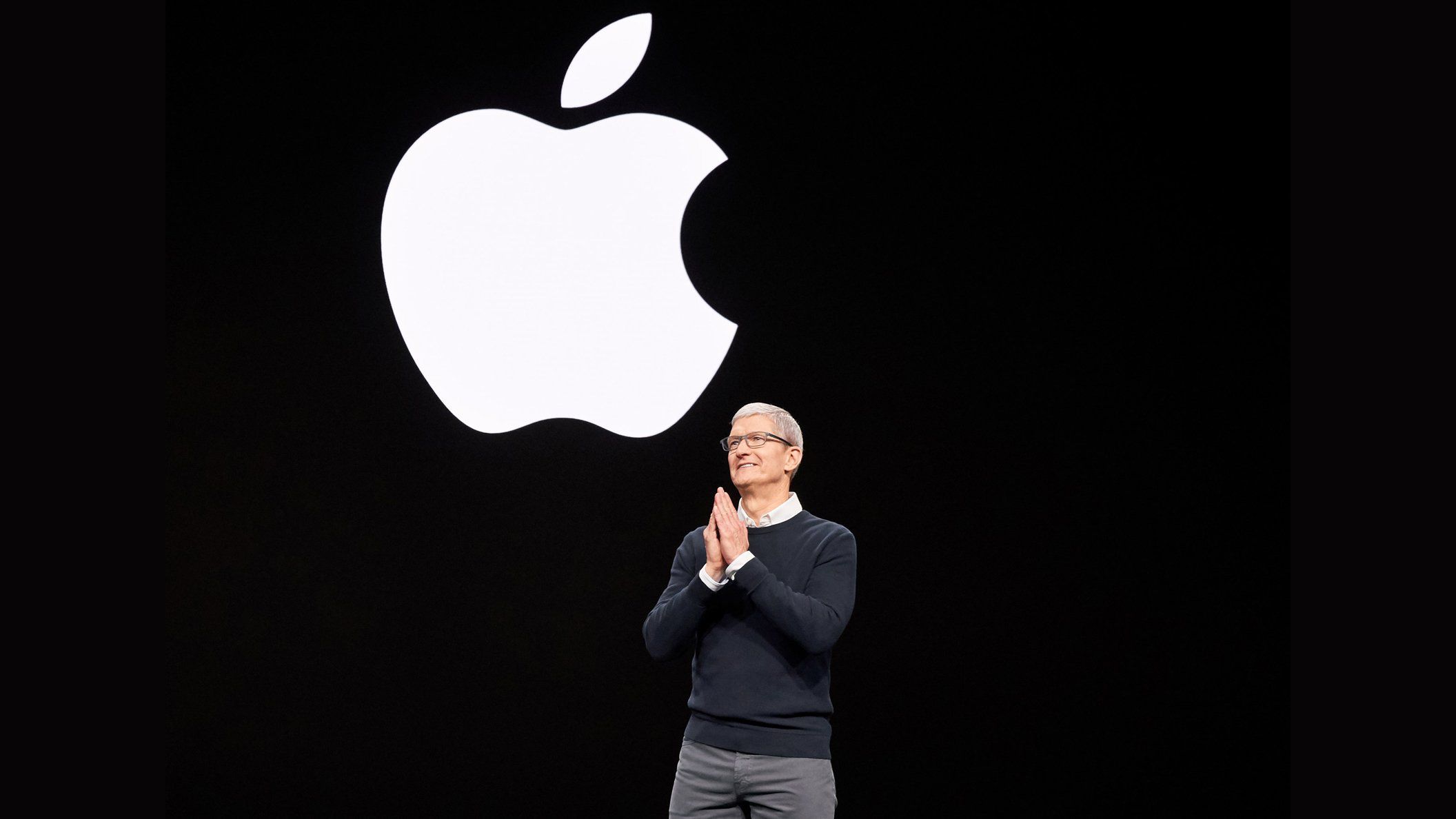 Tim Cook se despide del escenario en el evento de Apple